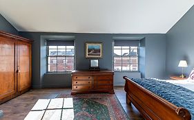 Connaught Apartment, 7 Henrietta Street, Dublin City Centre